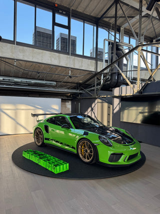 Greta Lion x Cars & Sports – when motion meets strength, style, and feminine energy.