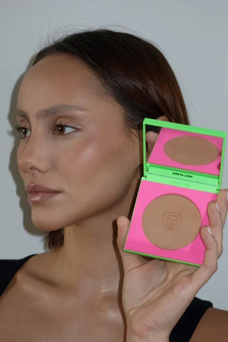How to Apply Bronzer for a Natural, Sun-Kissed Glow